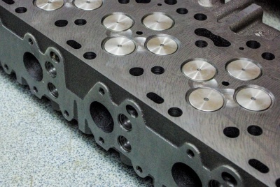 5347974 Головка блока цилиндров в сборе с клапанами ГБЦ HEAD CYLINDER для Cummins QSL9 Взаимозаменяемые номера: 4989710, 4942139, 4935787, 5282720, 4987984, 4942138, 5320745, 4987983, 4942137, 5347976, 5256470, 5259425, 5529502